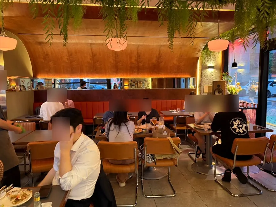 피제리아스너그 매장 입구 주변 풍경