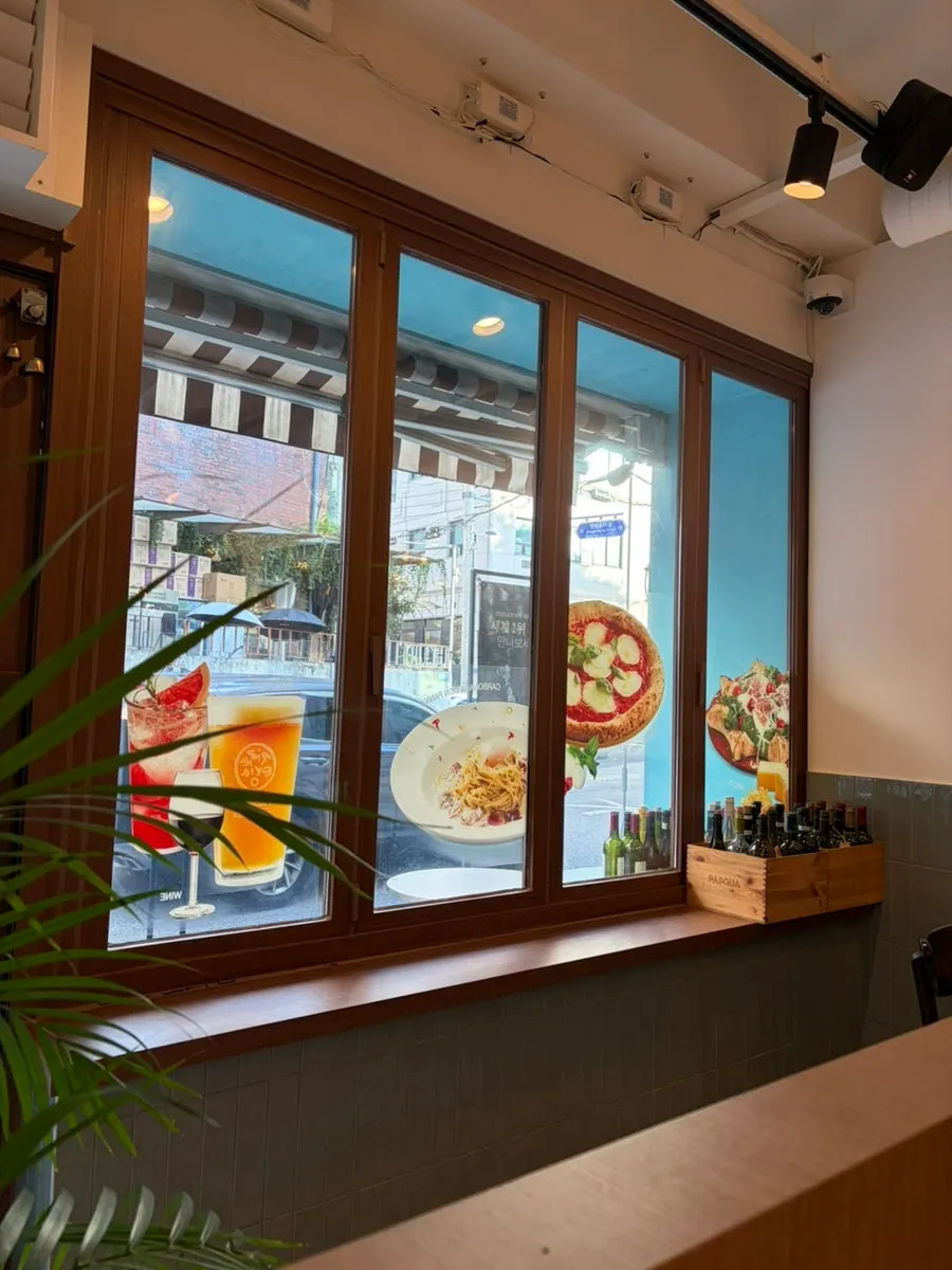 Bright, charming interior decor of the restaurant