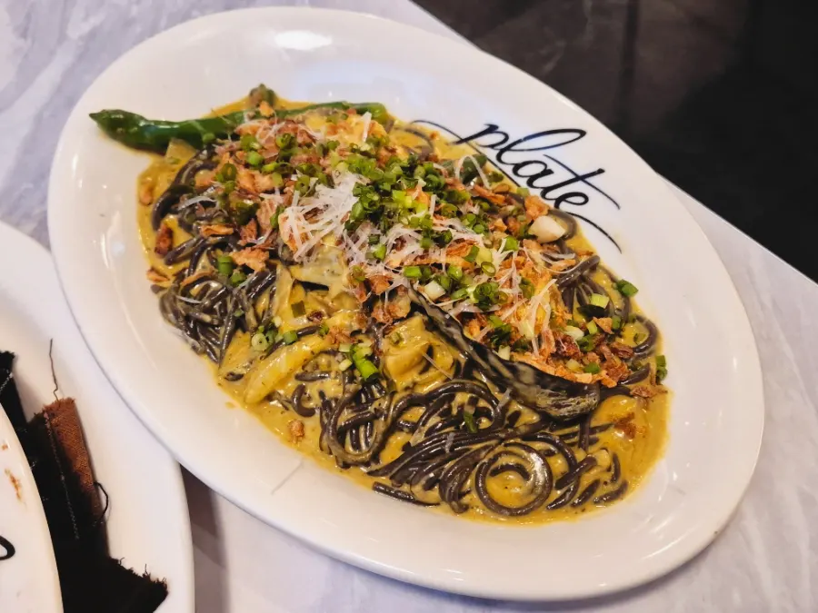 Sehidangan polib ikonik dan pasta krim abalone gue