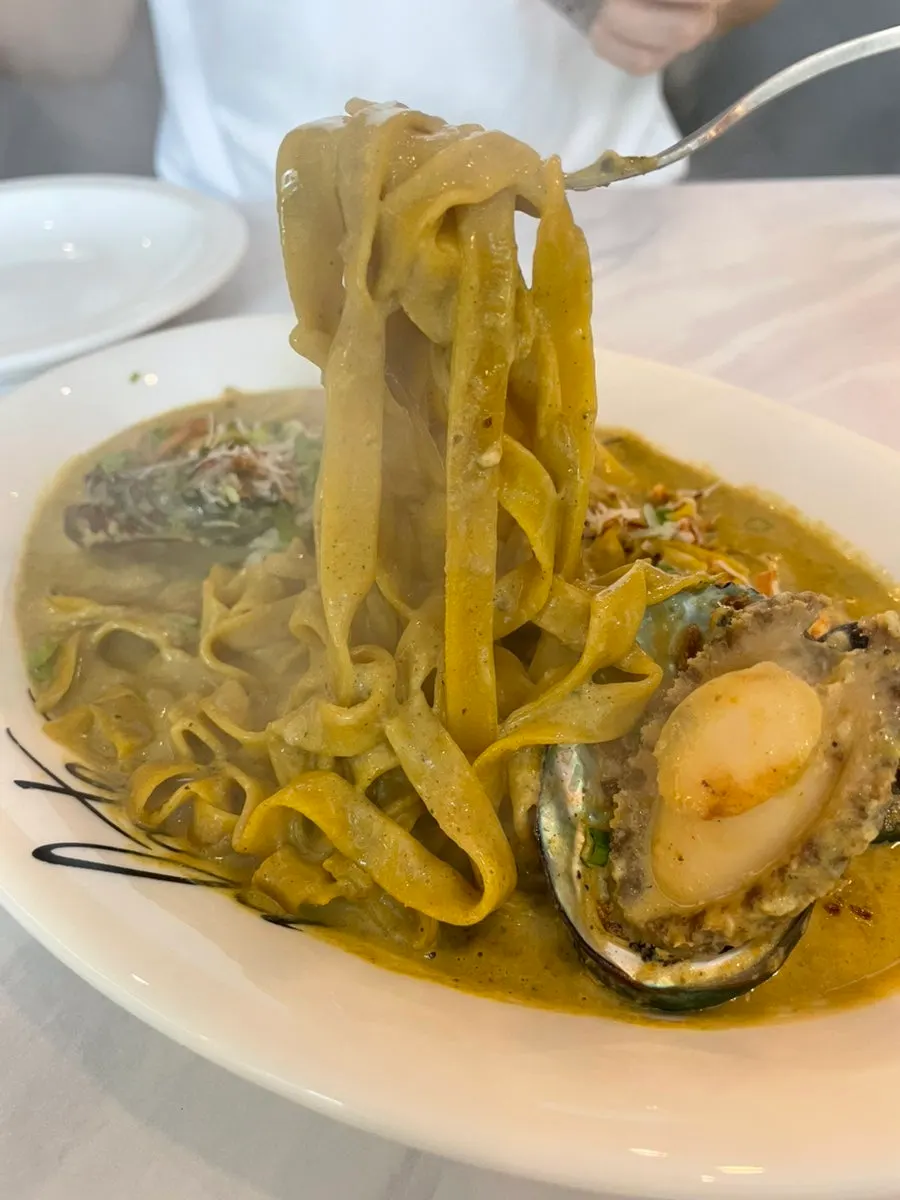 Cận cảnh sợi mì số 4 trong abalone gue cream pasta