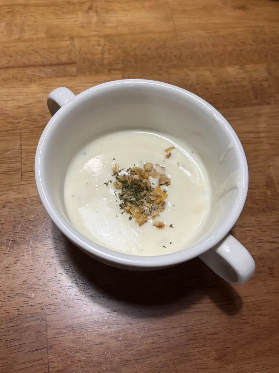 수제 옥수수 스프와 빵