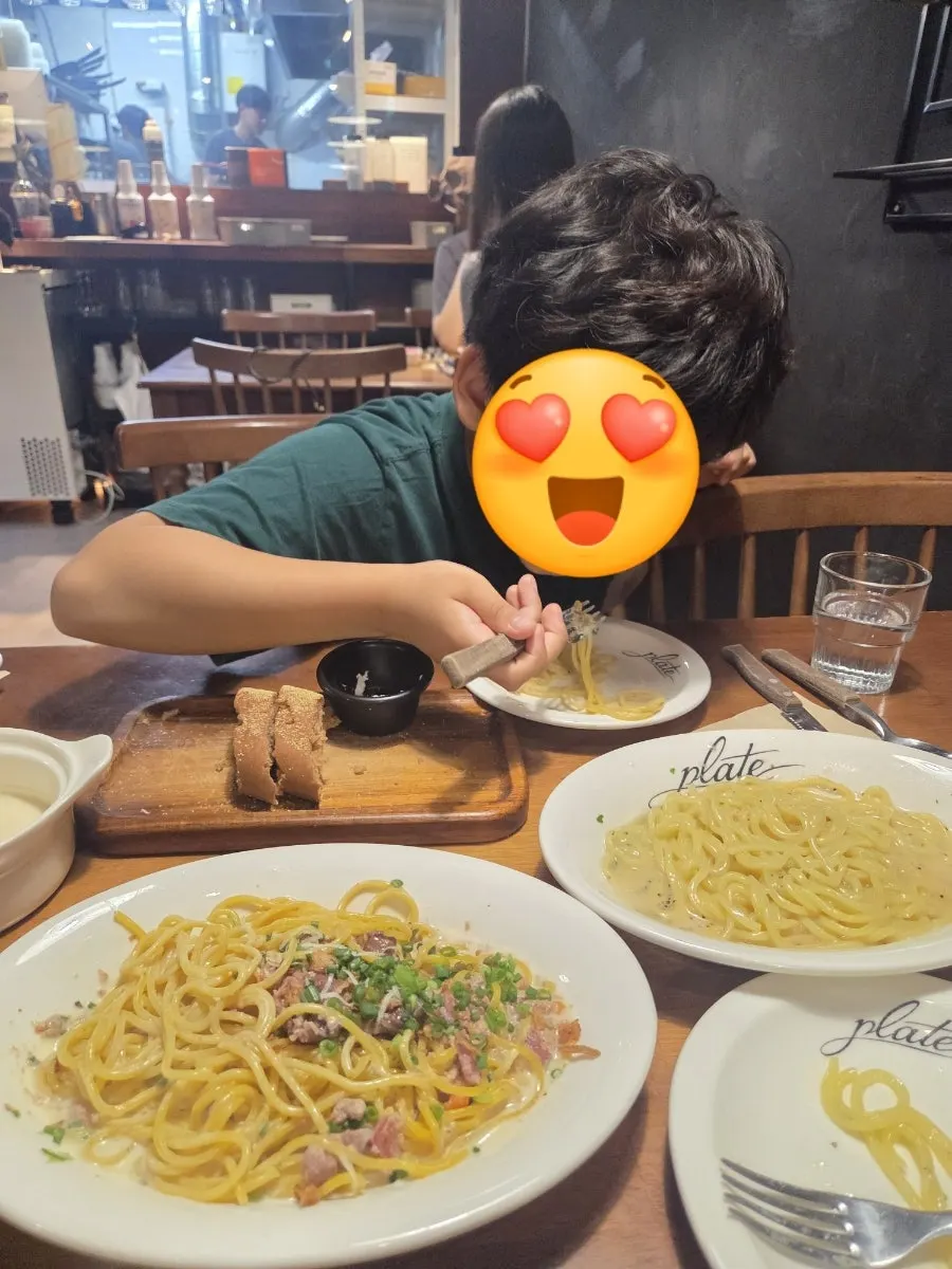 Bacon cacio e pepe piled high with cheese powder