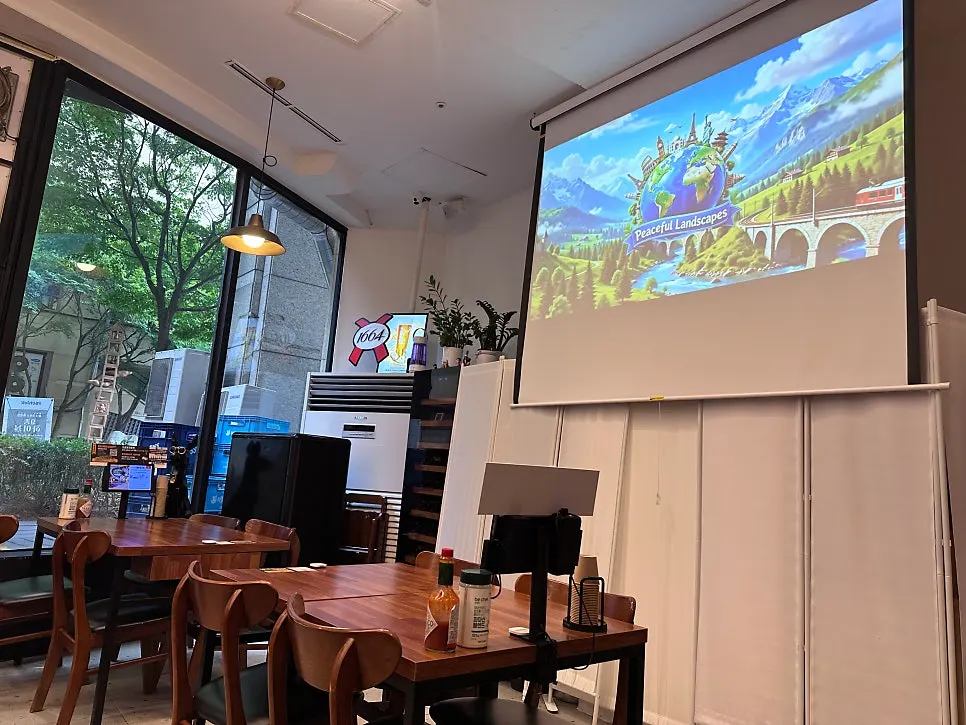 P&Chick interior with a brunch-café feel
