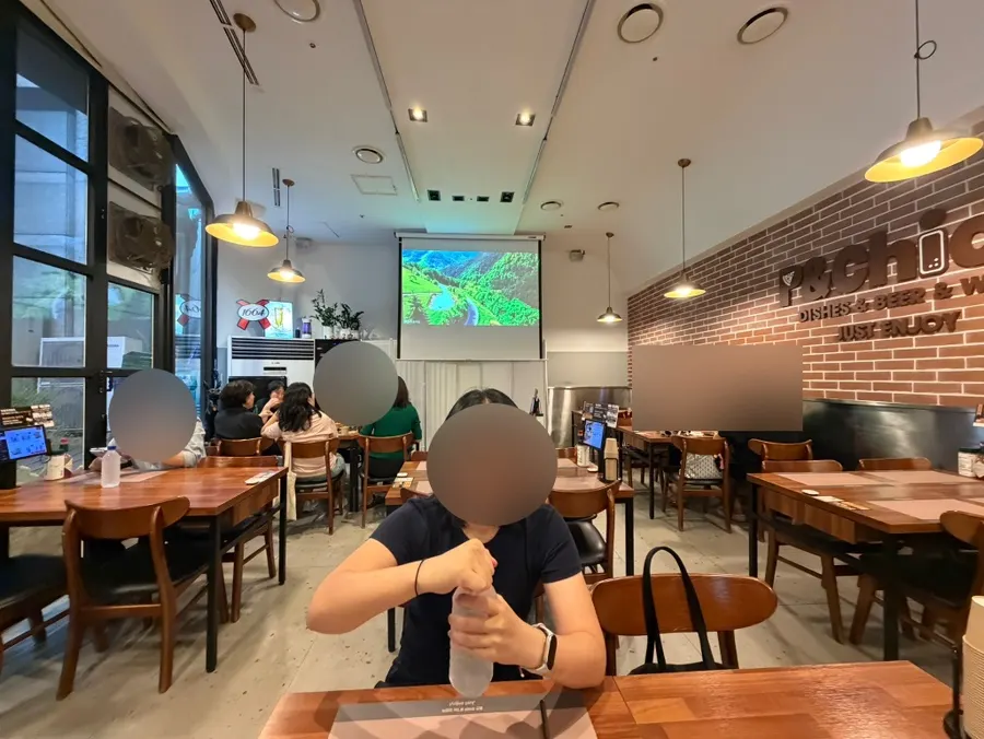 피앤칙 내부 좌석 전경