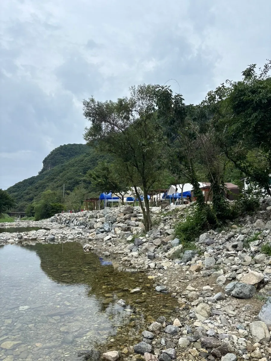 Platforms and water-play area at Damteo Valley