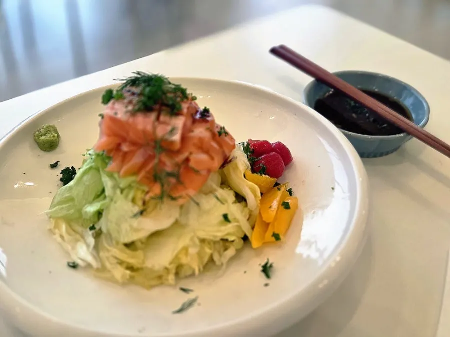 Large salmon salad piled with salmon at Eoneu Dal
