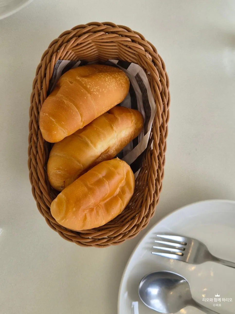 Starter bread served according to the number of diners