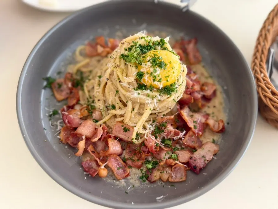Original Carbonara and striploin steak