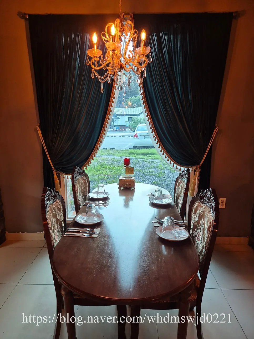 Upscale Italian restaurant interior