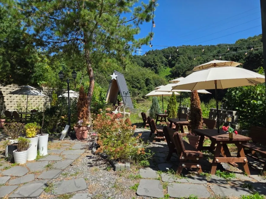 Outdoor garden view at From Italy