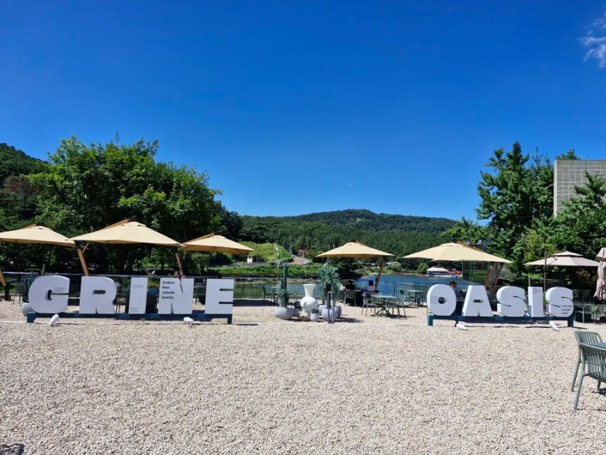View of Geurine Oasis bakery café in front of Gomo Reservoir in Pocheon