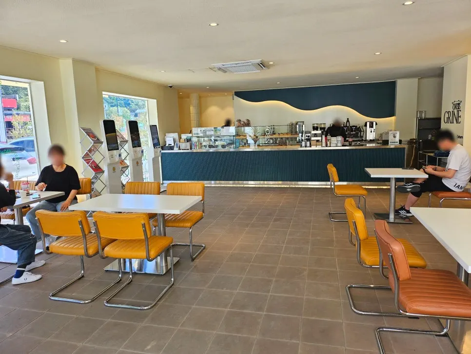 Seating inside the Geurine Oasis main building