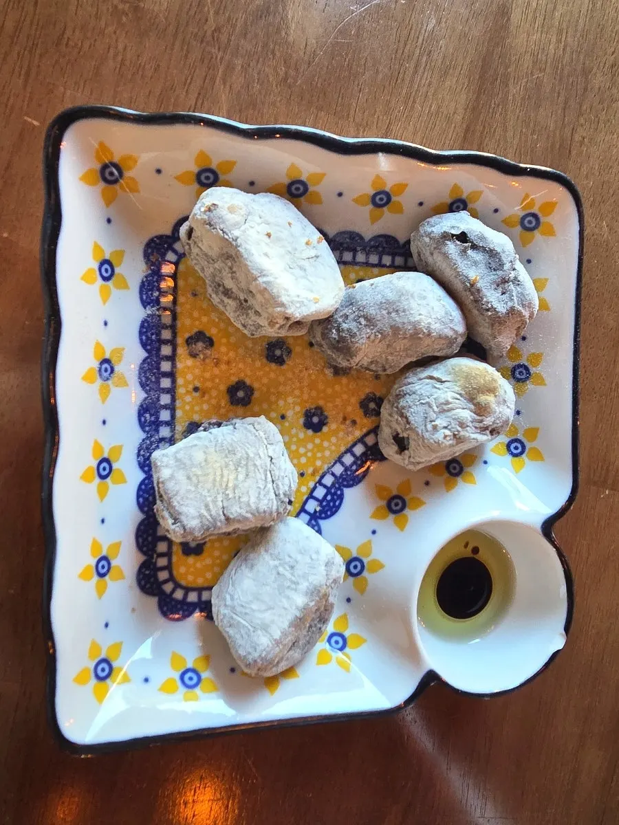 Table setting with the pre-meal bread being served