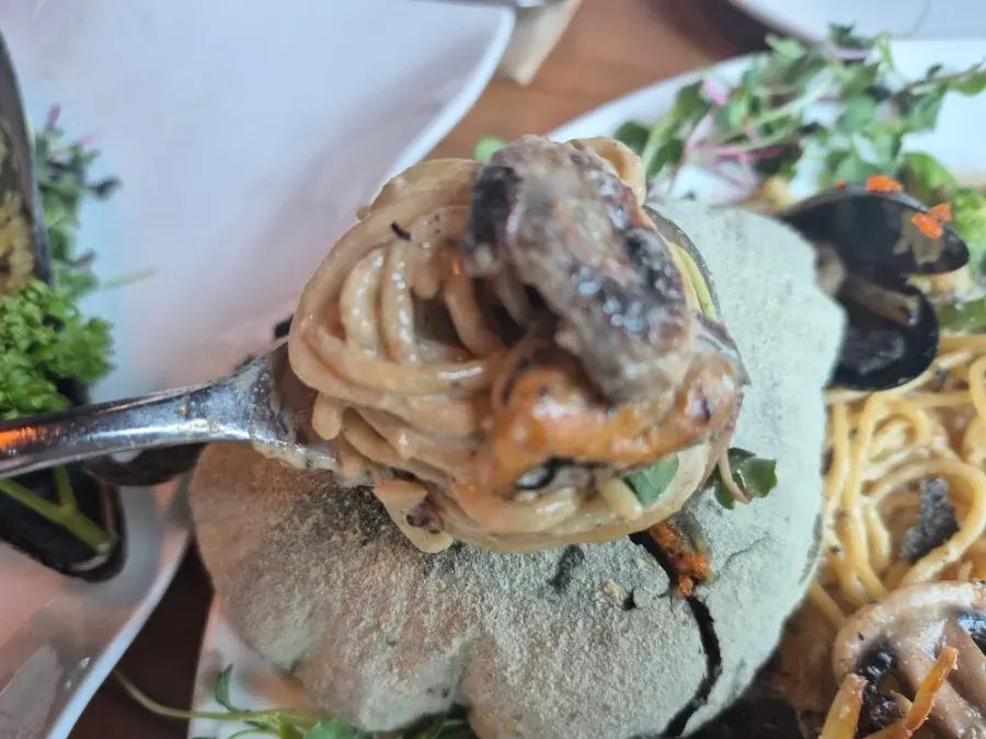 Rich, creamy plating of the gebawi pasta