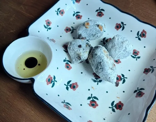 층고 높고 큰 창이 있는 프롬이태리 2층 좌석