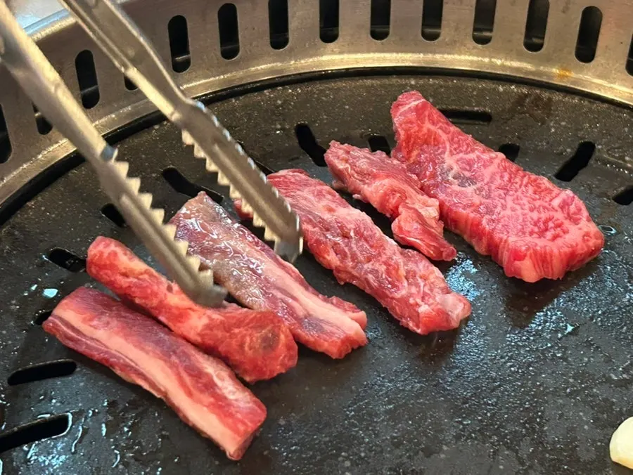 Hanwoo served with salt and wasabi