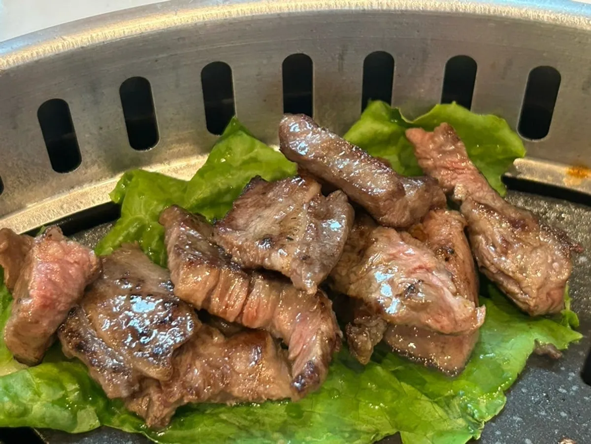 Grilled hanwoo with a variety of cuts