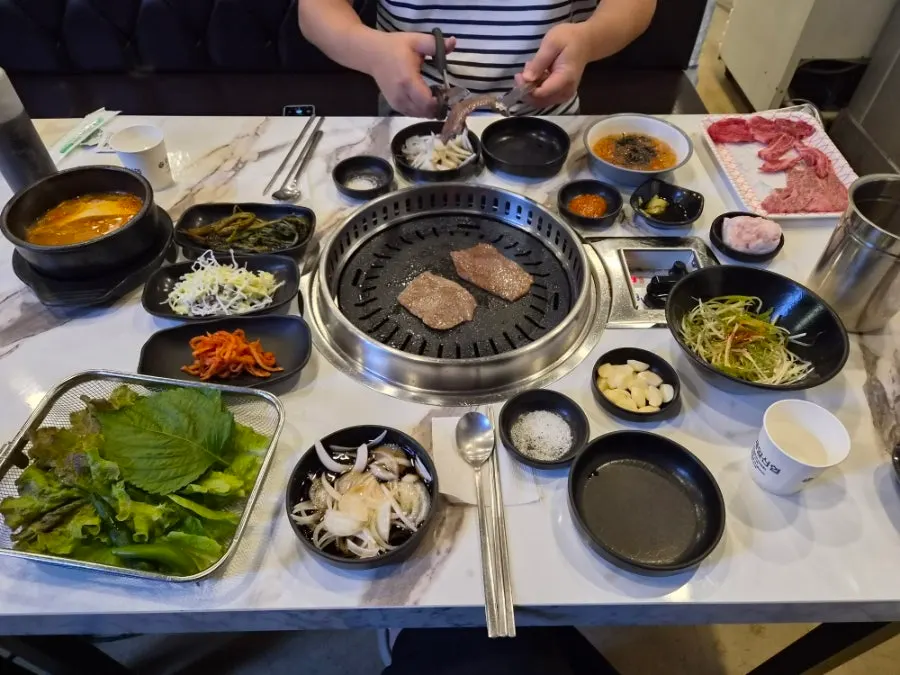 Main photo of grilled grade 1++ hanwoo at Pocheonjeongyuksikdang
