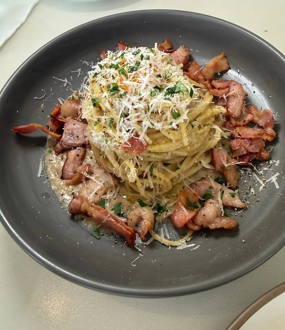 Eoneu Dal's carbonara topped with an egg yolk