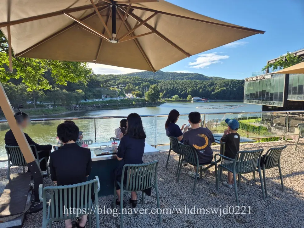 Café outdoor seating in autumn weather