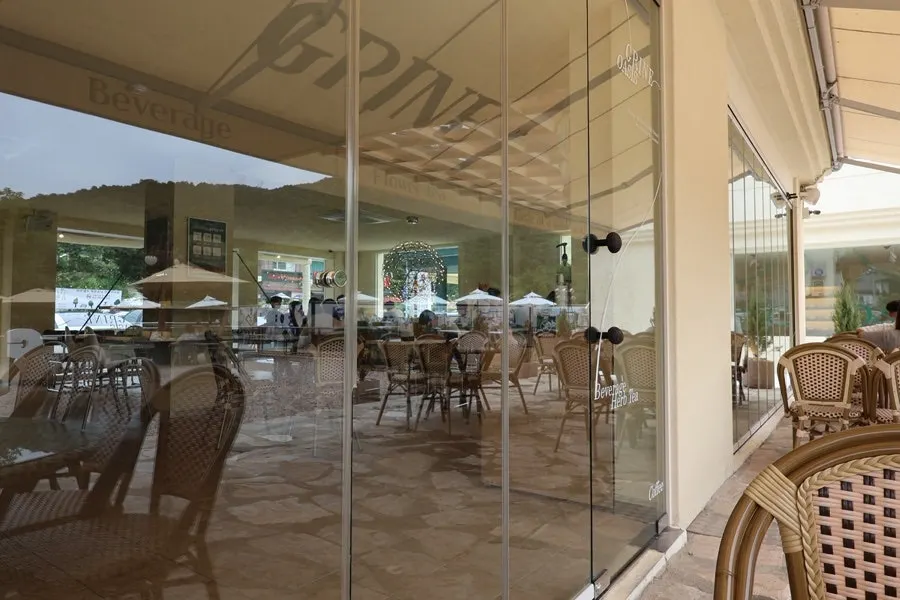 Seating on the shaded terrace zone