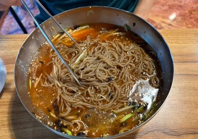 포천 신북면 자가제면 메밀막국수 양과 서비스 메밀전, 명이몽