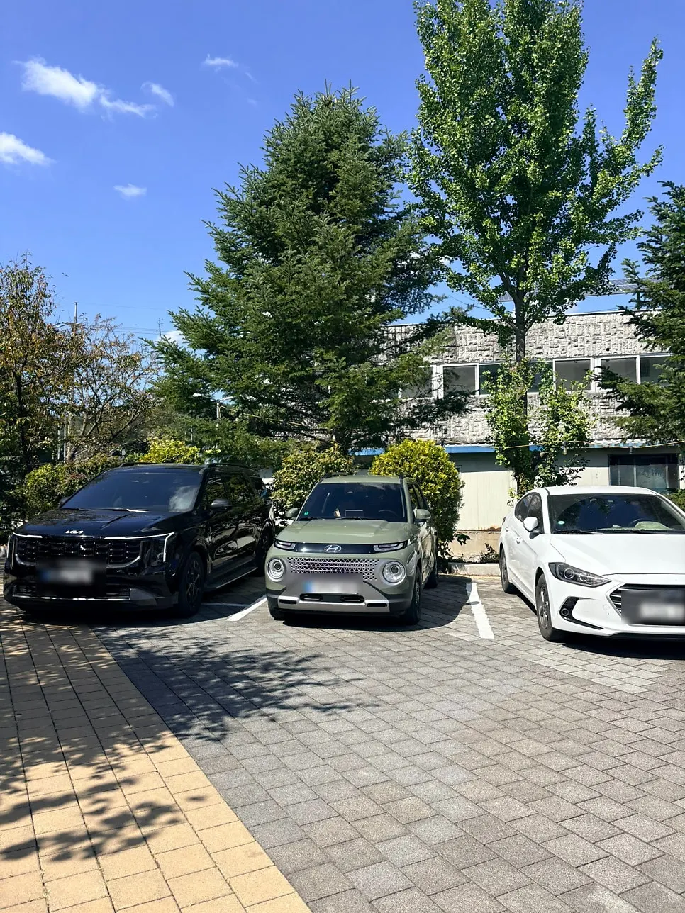 View of the parking lot near Myeongimong's entrance