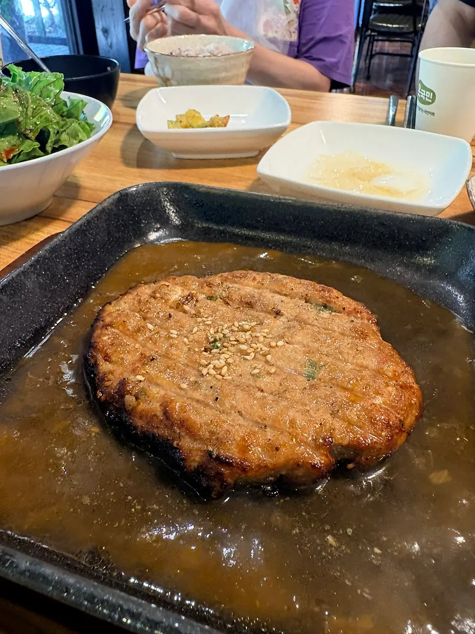 Tteokgalbi served on the table at Myeongimong