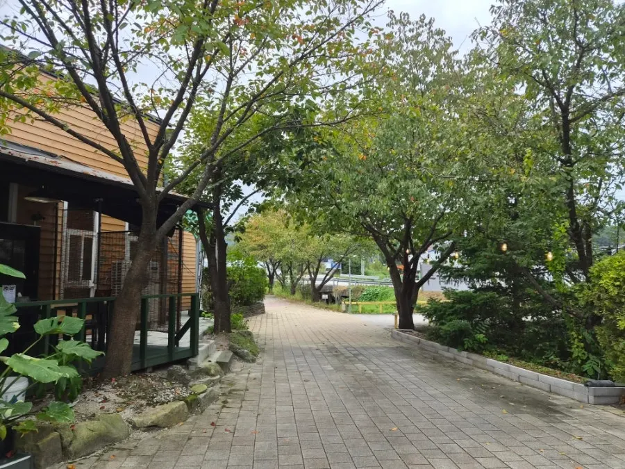 View of Myeongimong restaurant in Sinbuk-myeon, Pocheon