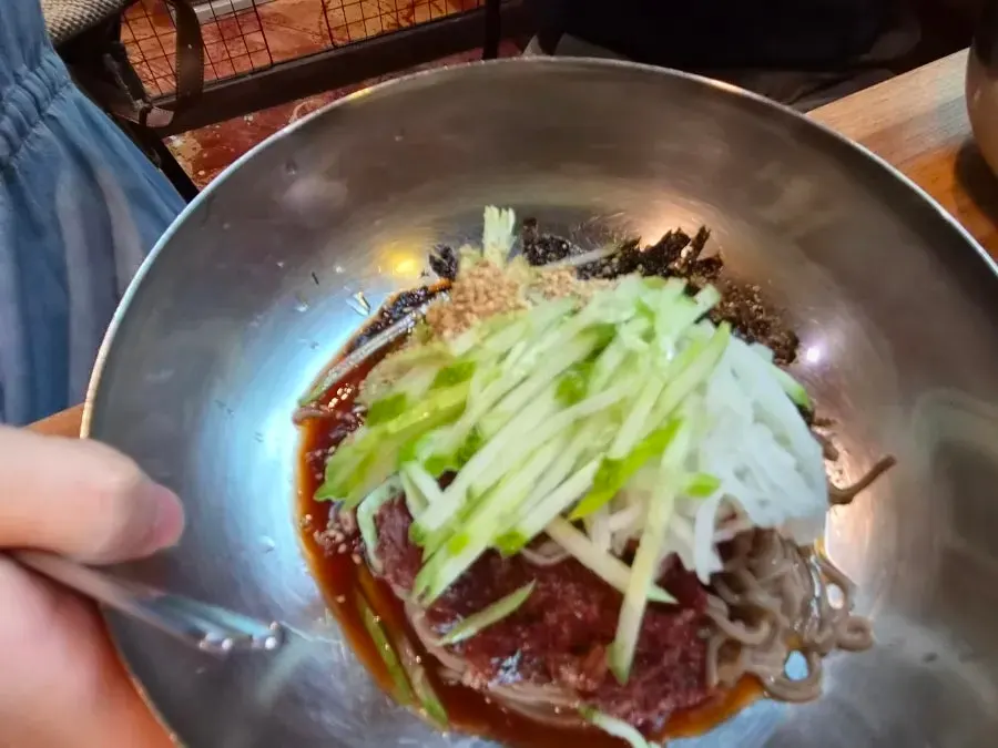 Mildly sweet, not-too-intense bibim makguksu