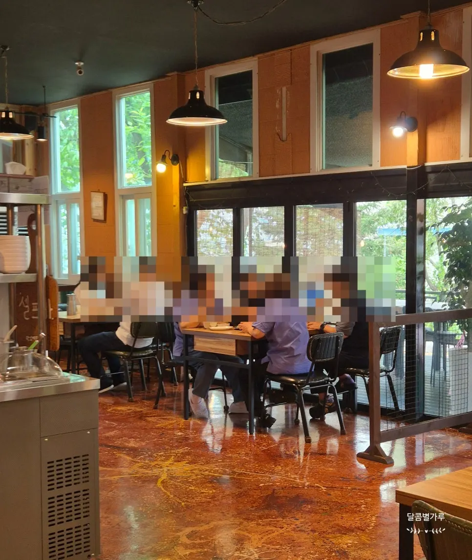 명이몽 입구와 안내판