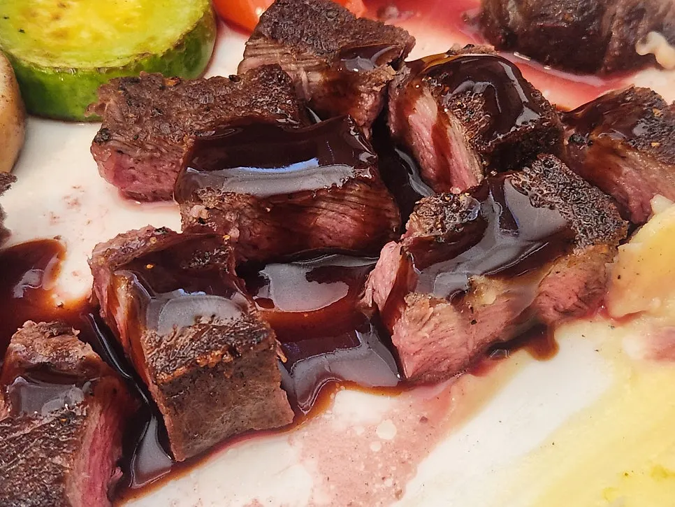 Bosal-cut steak with mashed potatoes