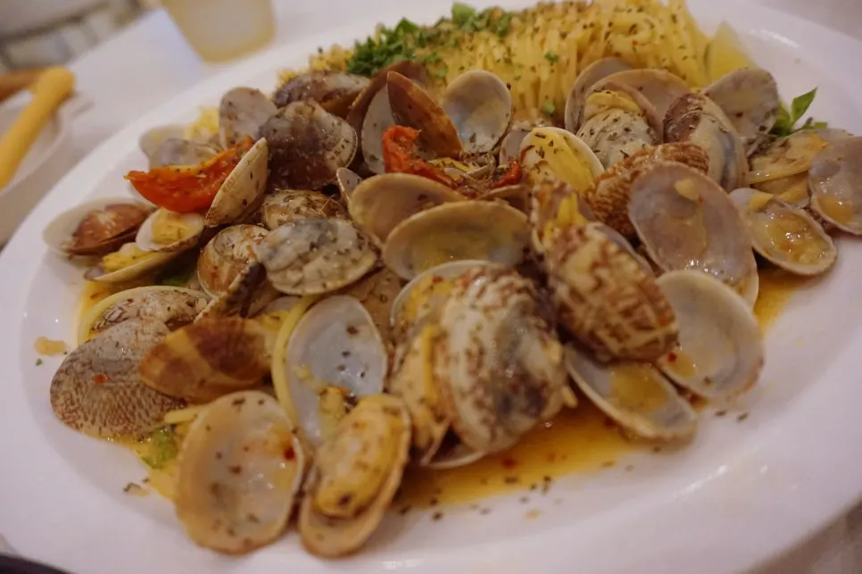 Vongole con almejas y minari