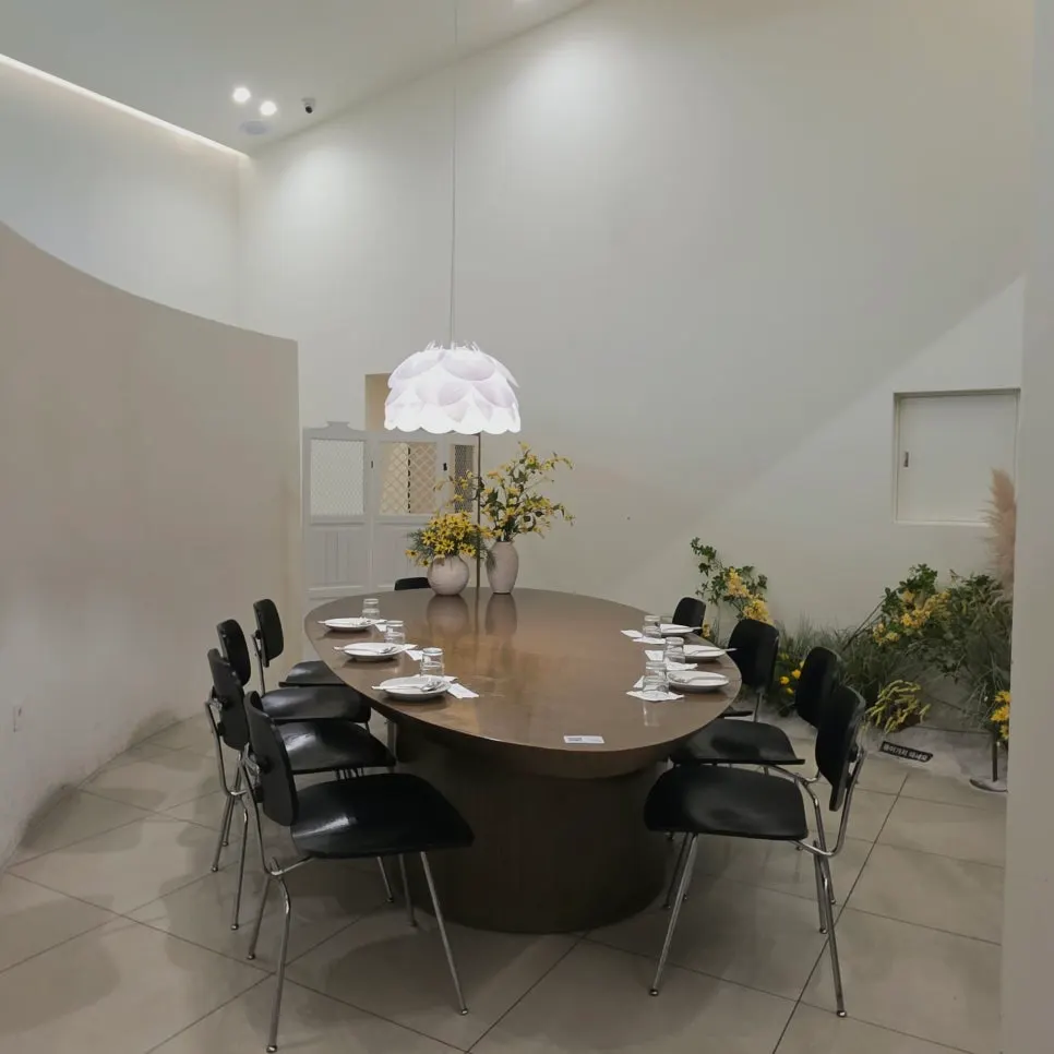 Mesas de grupo y sala privada