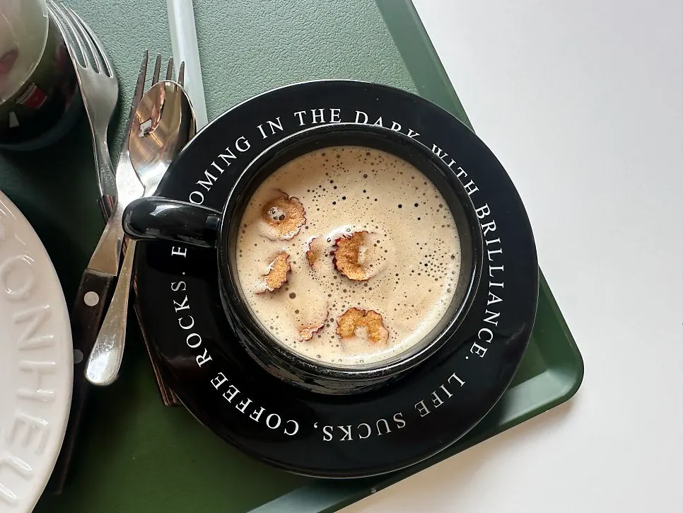 Ssanghwa-cha and strawberry matcha latte