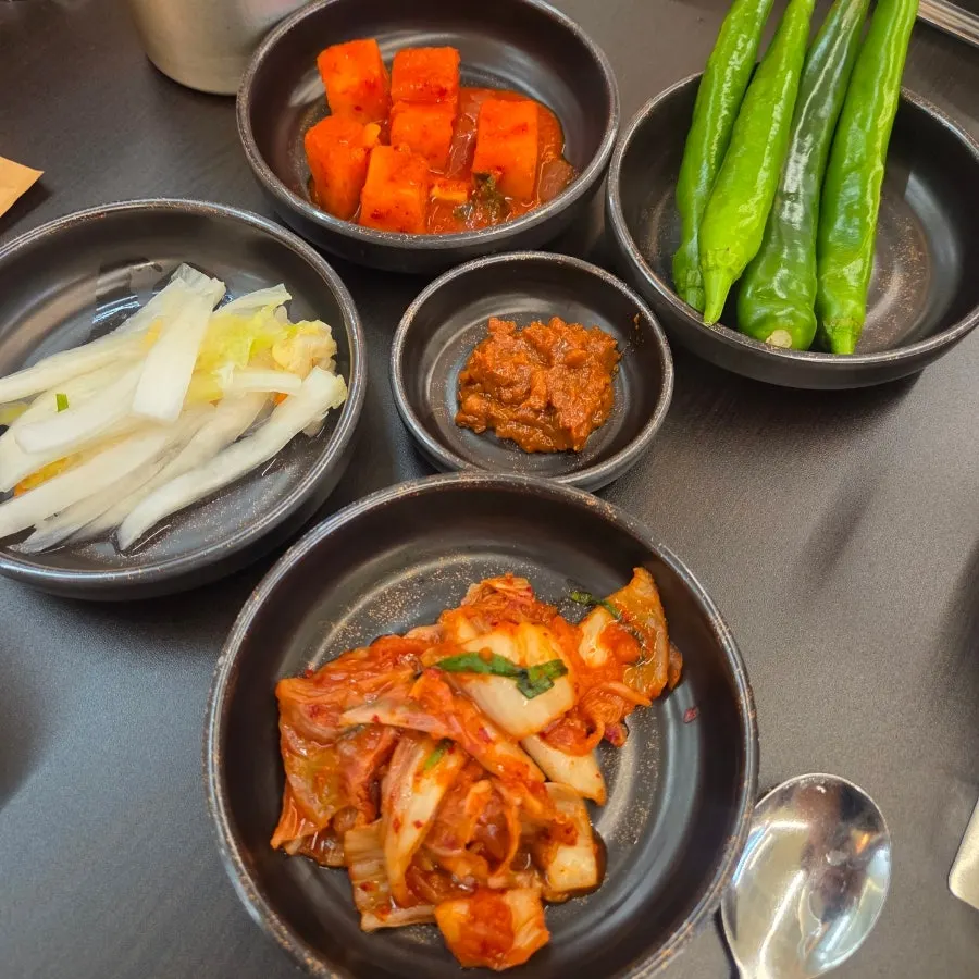 해신탕과 함께 나온 밑반찬