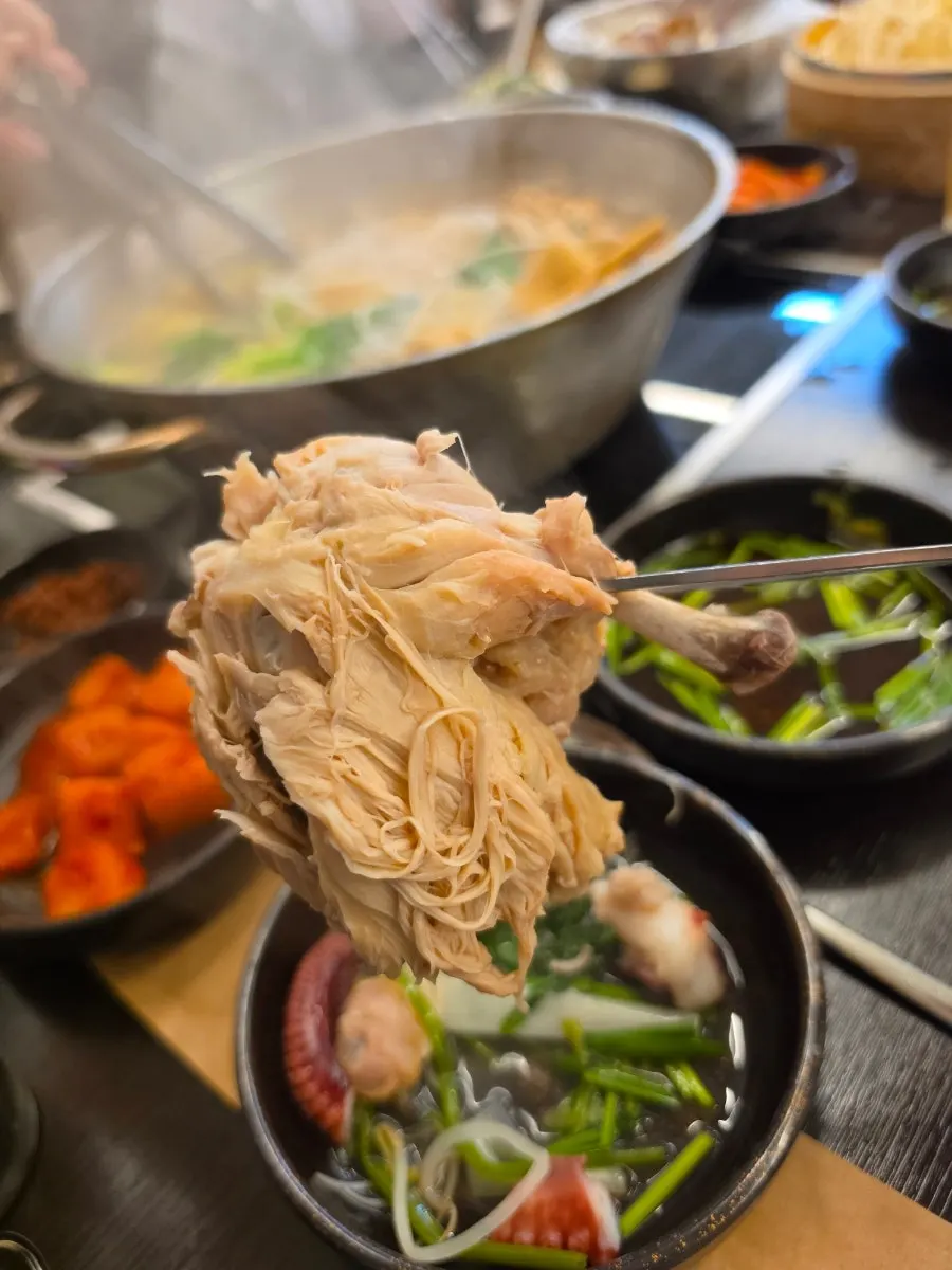 Fresh shrimp in the haesintang