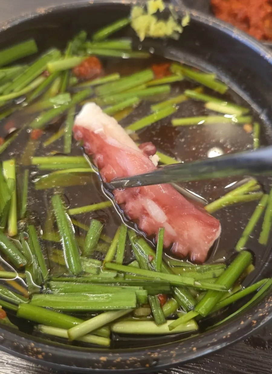 Special sauce mixed with dadaegi