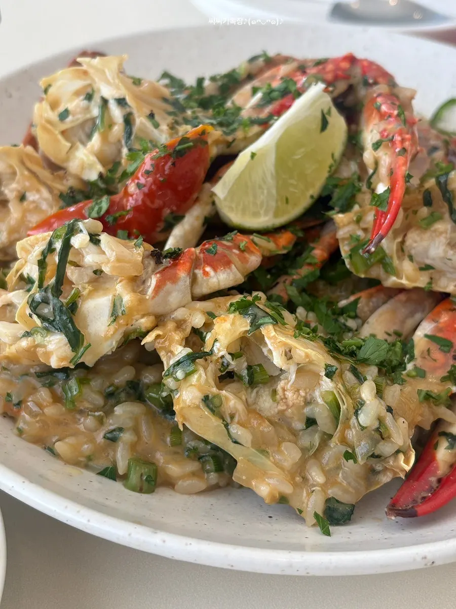 Eoneu Dal's blue crab risotto topped with crab