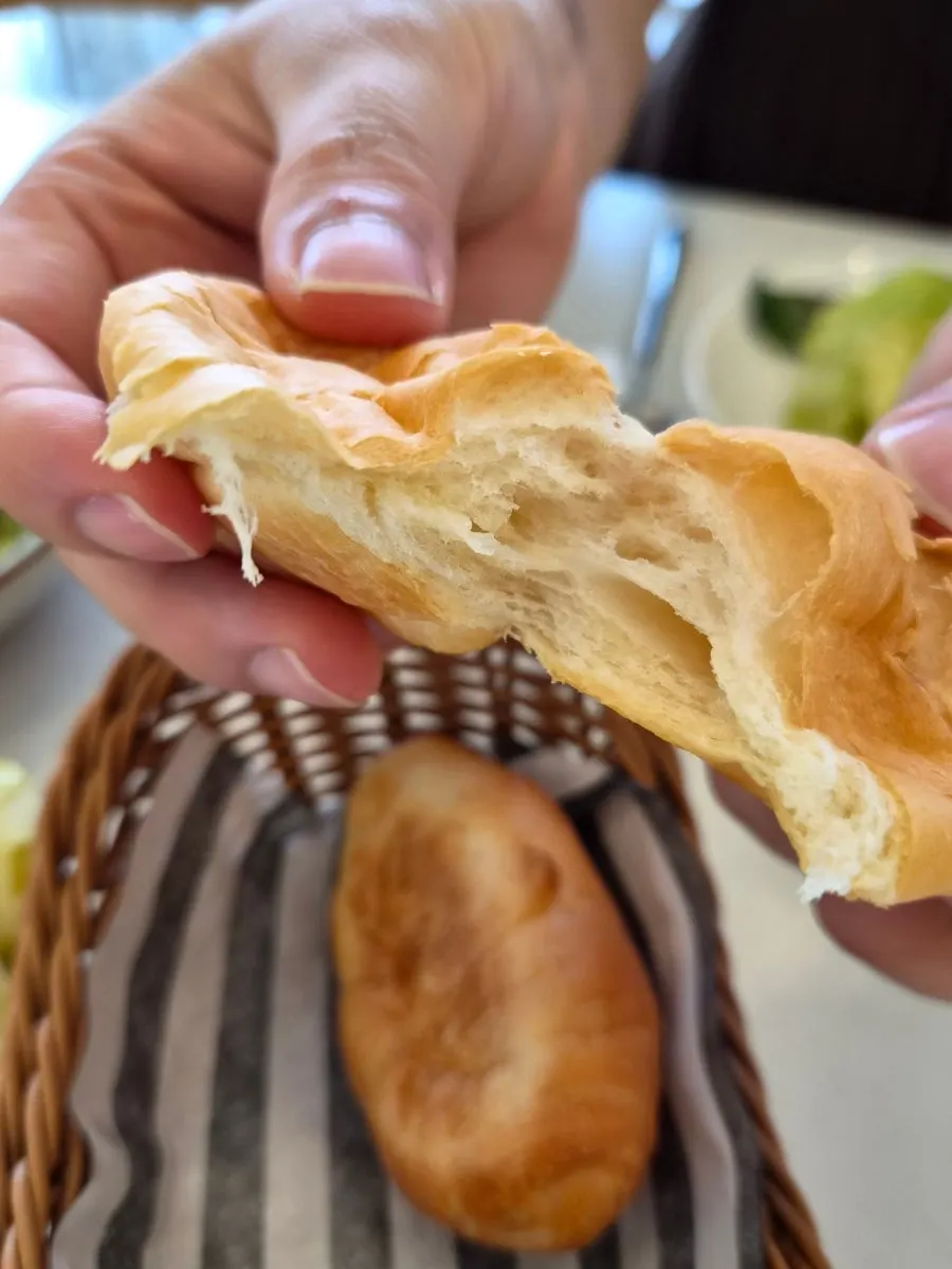 Pre-meal bread served at the table