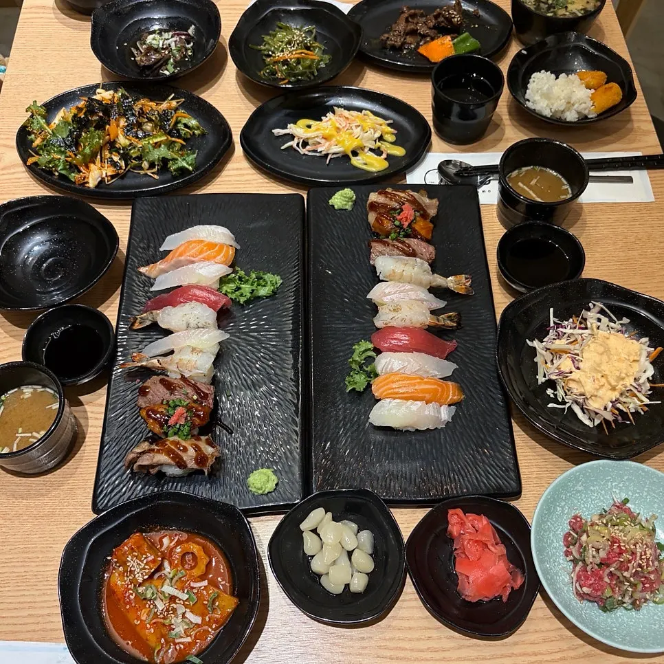 Complimentary spread laid out like a Korean set menu