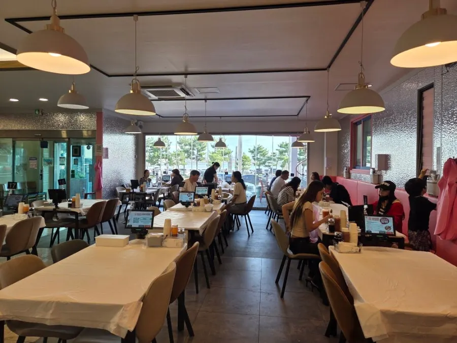 Pink-toned interior of Ppwang Mulhoe