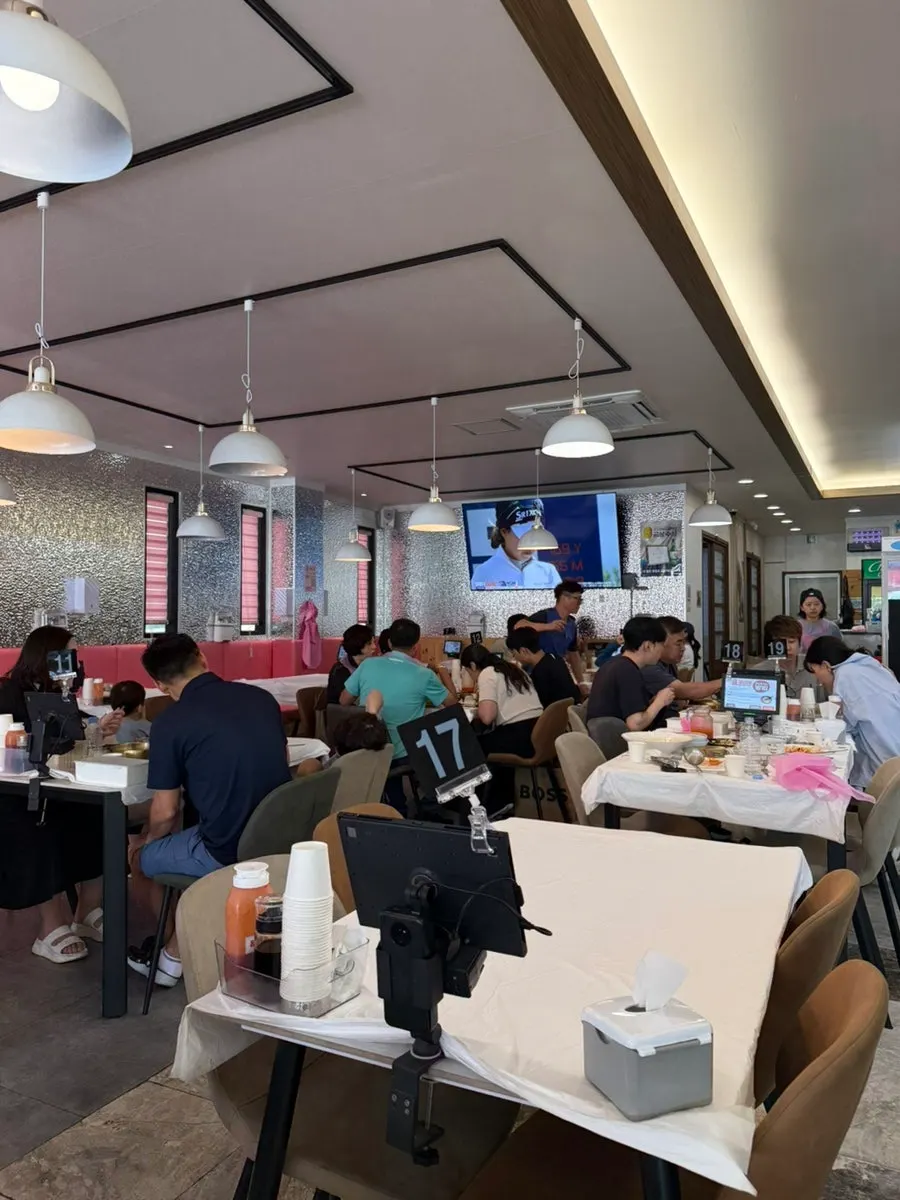 High chair and indoor seating at Ppwang Mulhoe