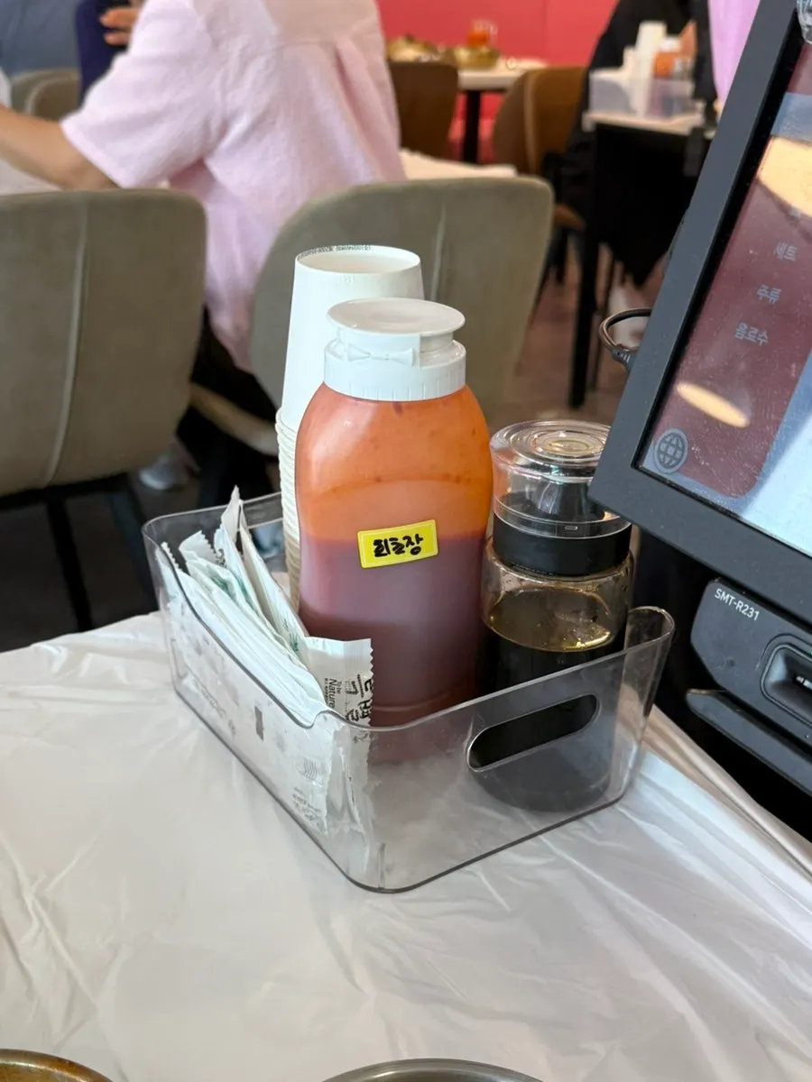 Basic supplies set on the table at Ppwang Mulhoe