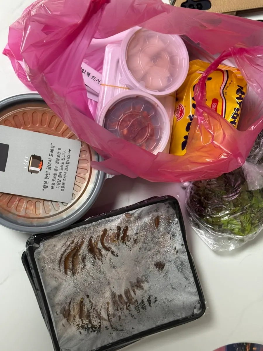 황금족발 반반족발 세트 포장 전체 구성