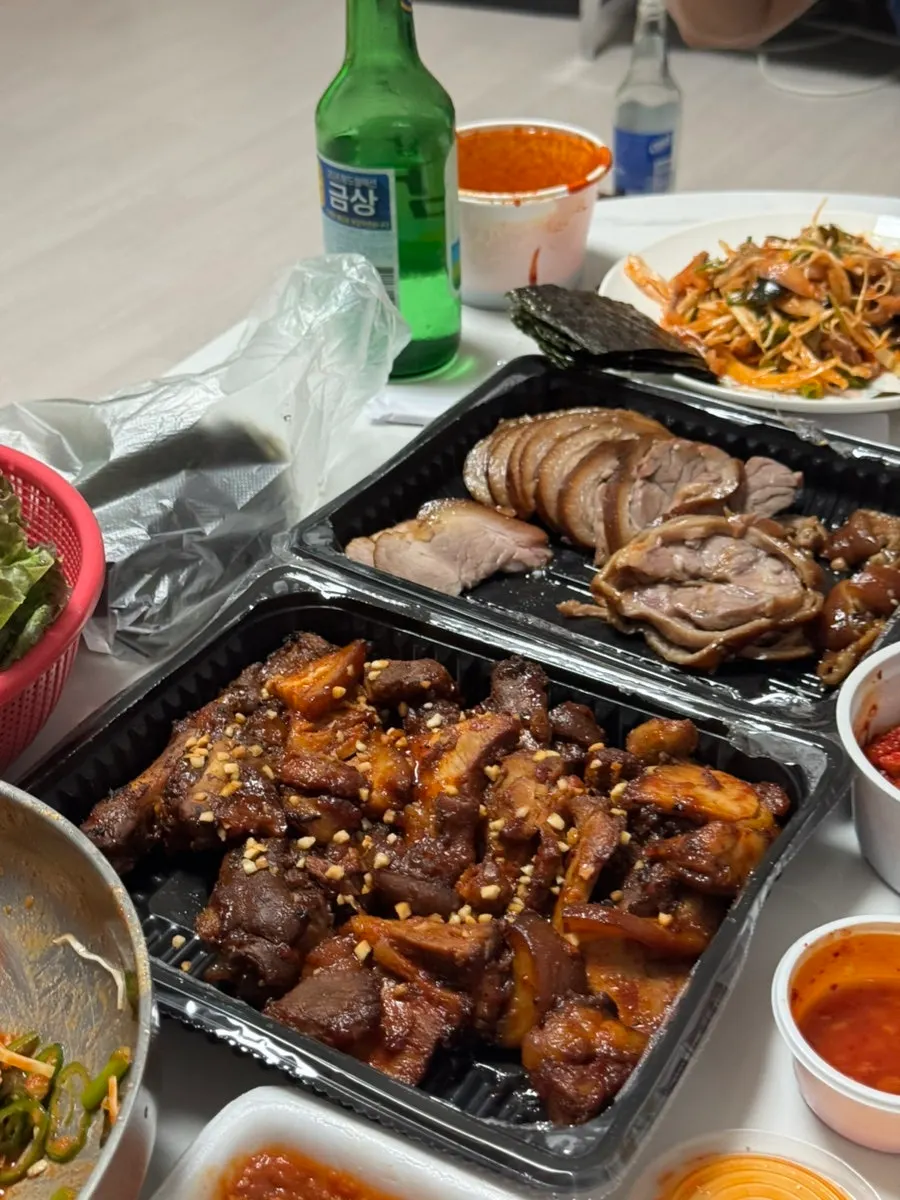 함께 포장해 온 포항 등푸른 막회