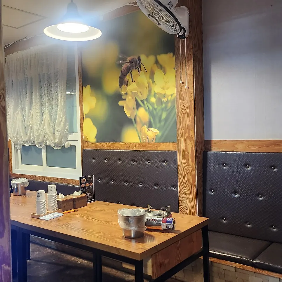 Facilities inside Hwanggeum Jokbal Jangseong Branch