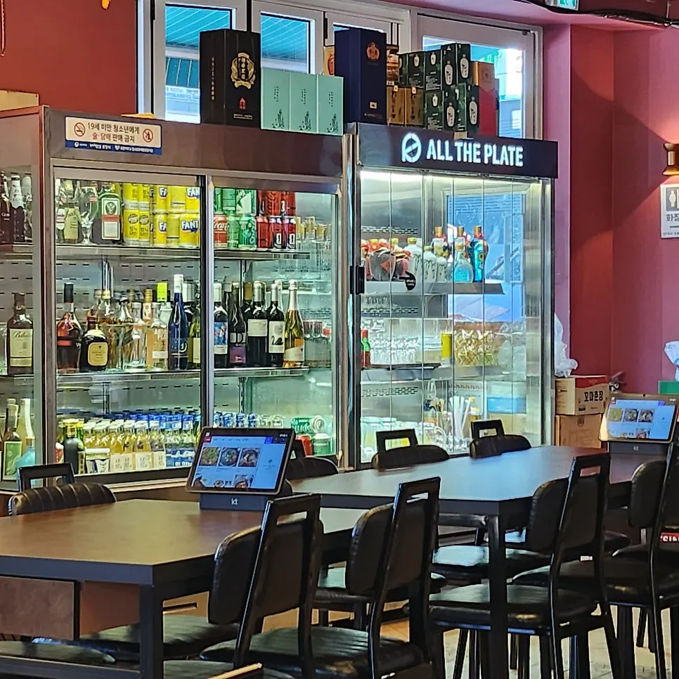 Gaoliang liquor and wine displayed in a corner of the restaurant