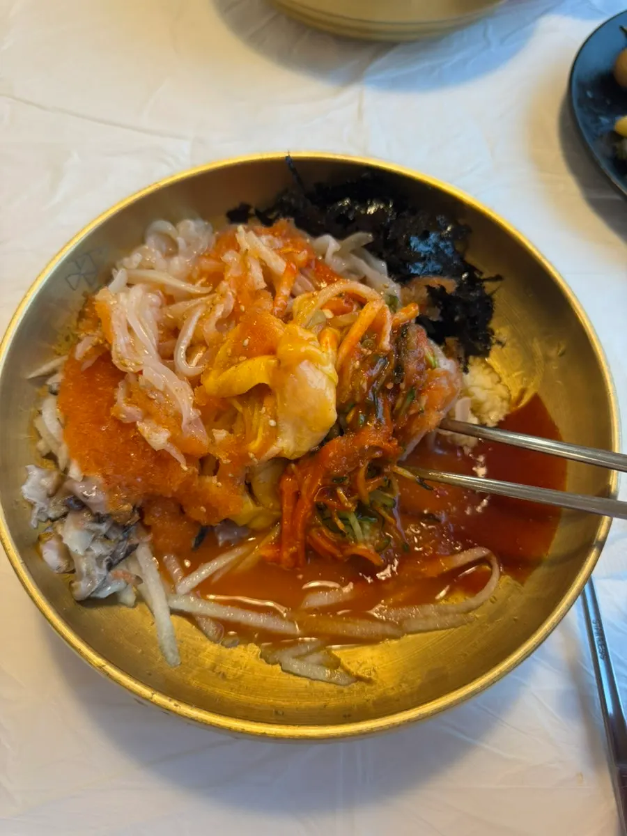 살얼음이 자작하게 깔린 퐝물회