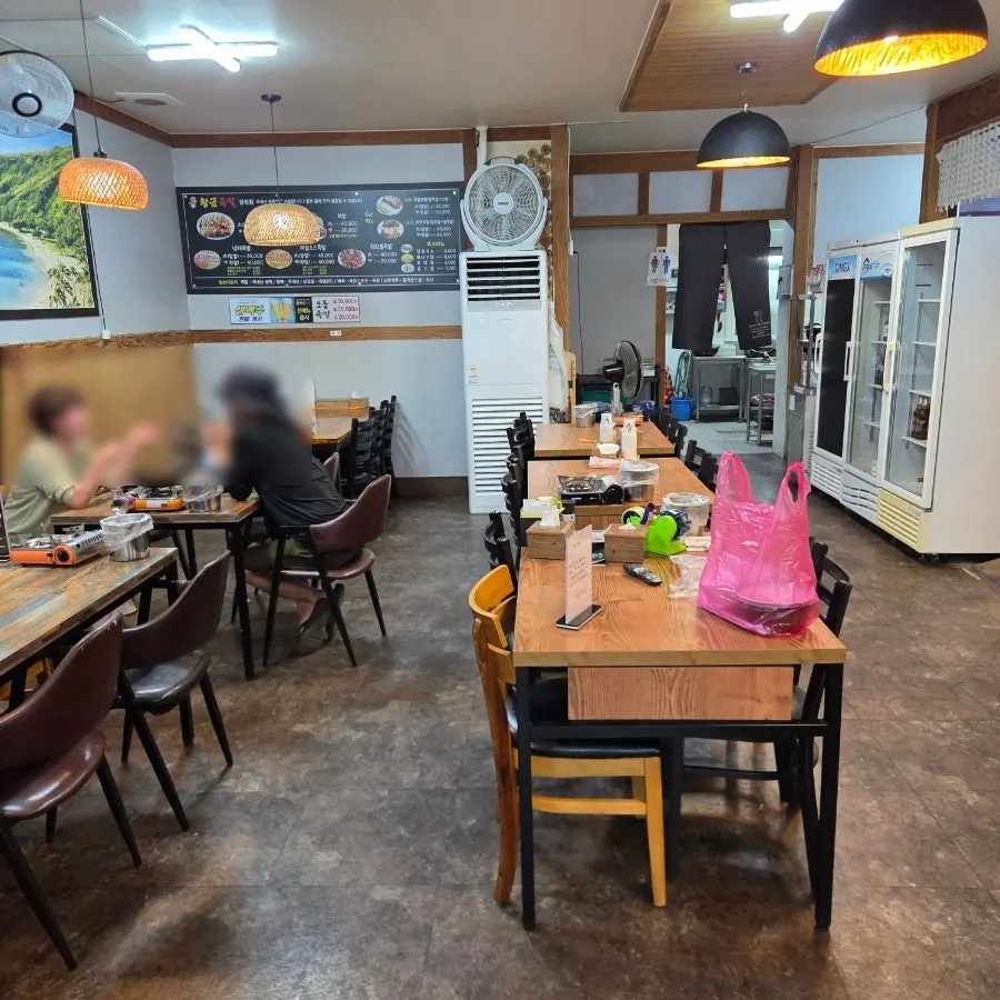 Guest amenities inside Hwanggeum Jokbal Jangseong Branch